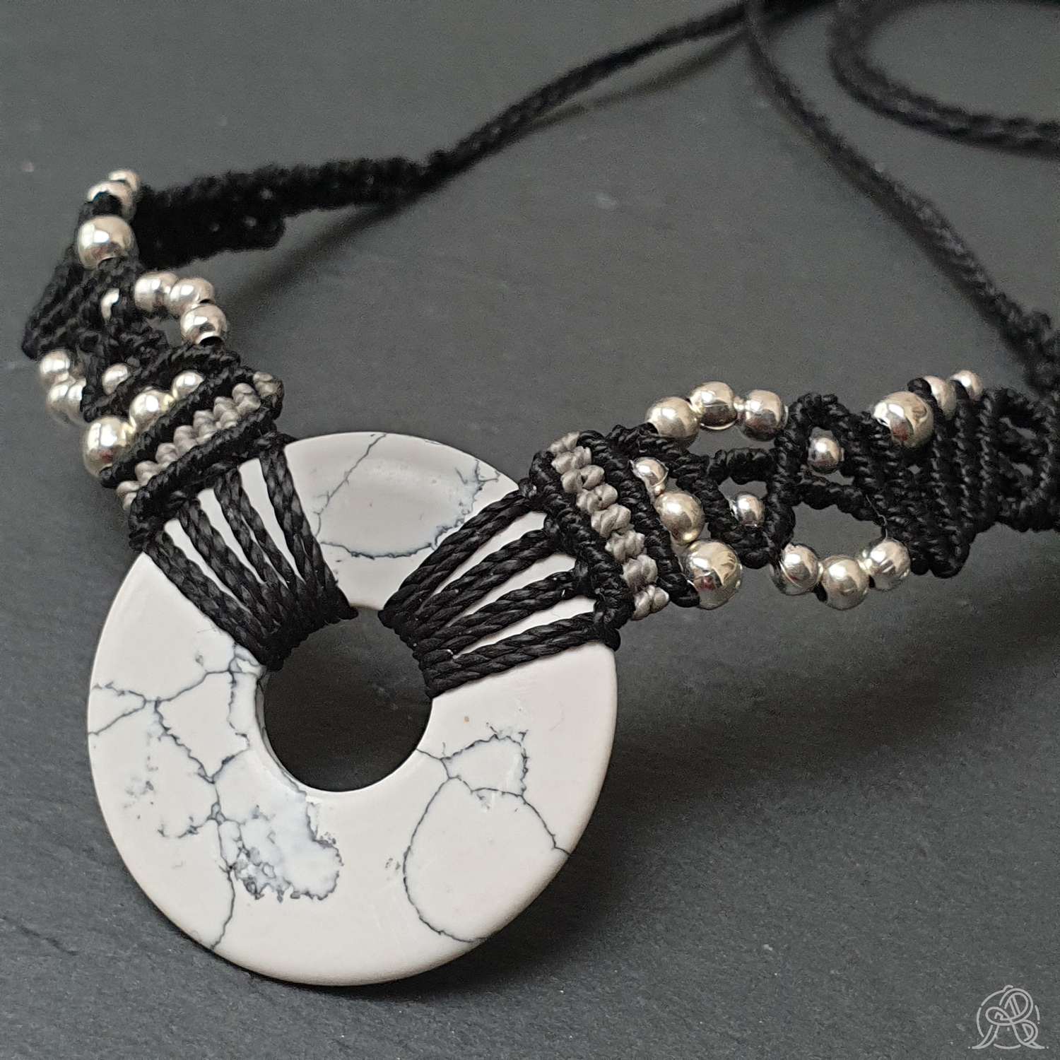 Collier donut Howlite – Image 4