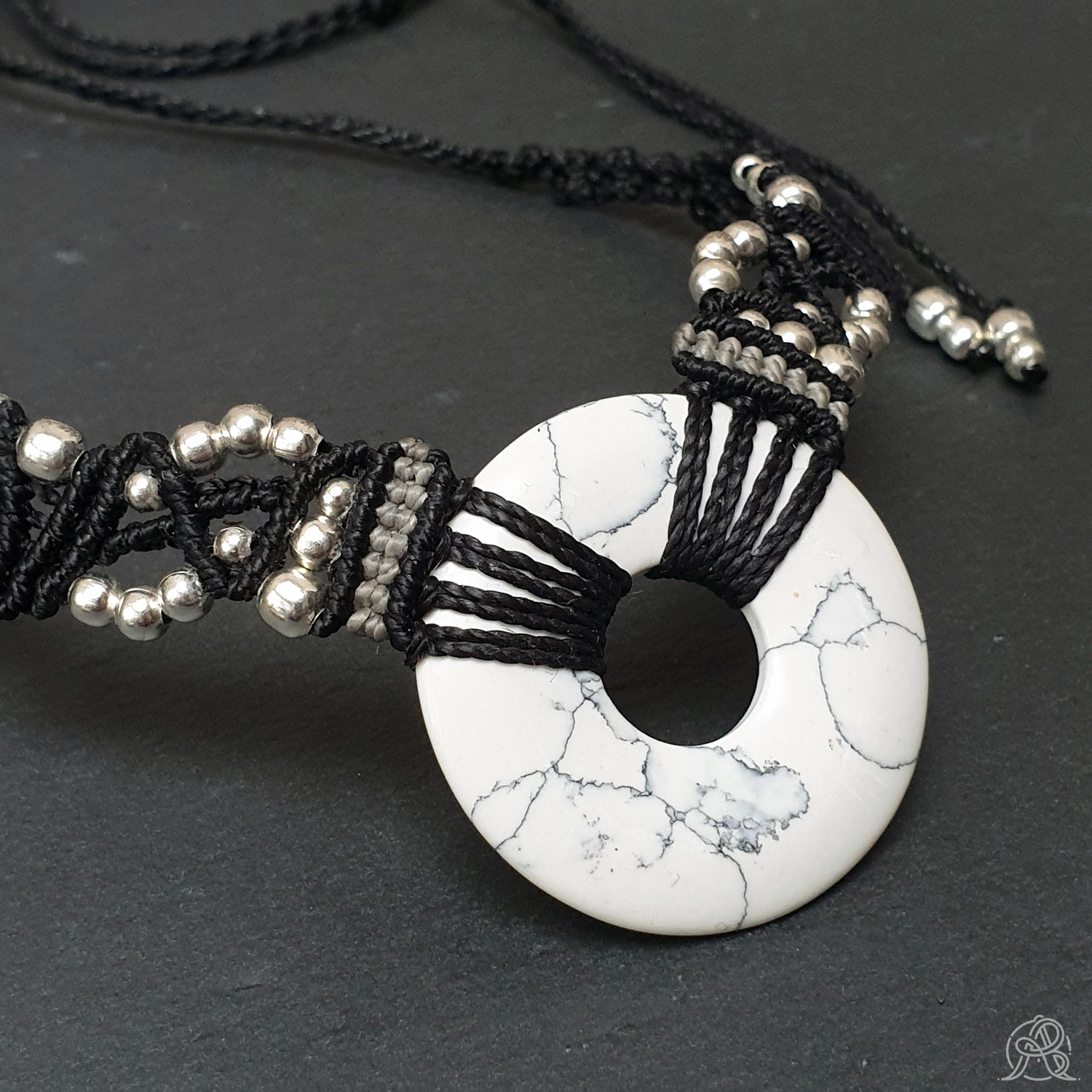 Collier donut Howlite – Image 3