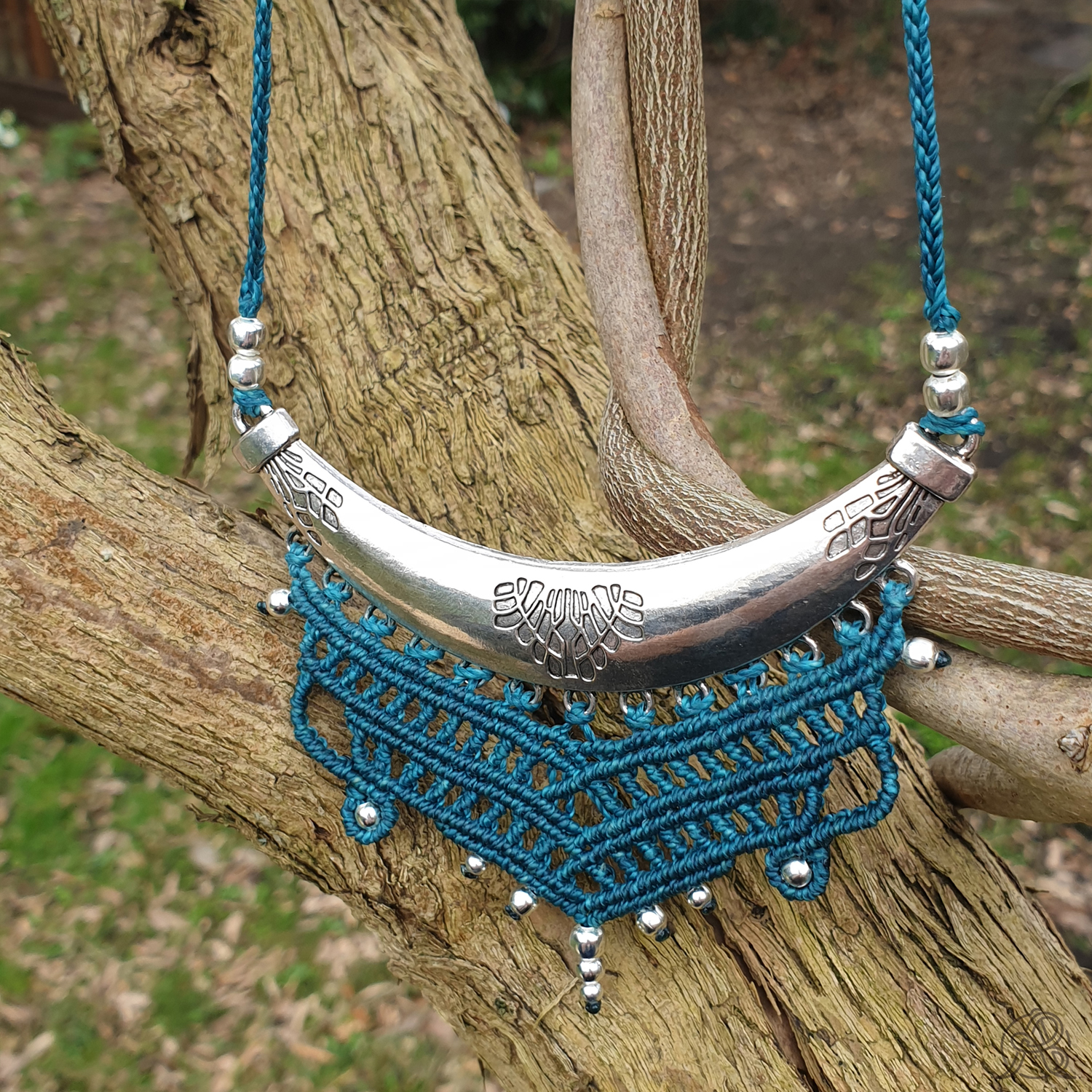 Collier plastron macramé bleu canard – Image 5