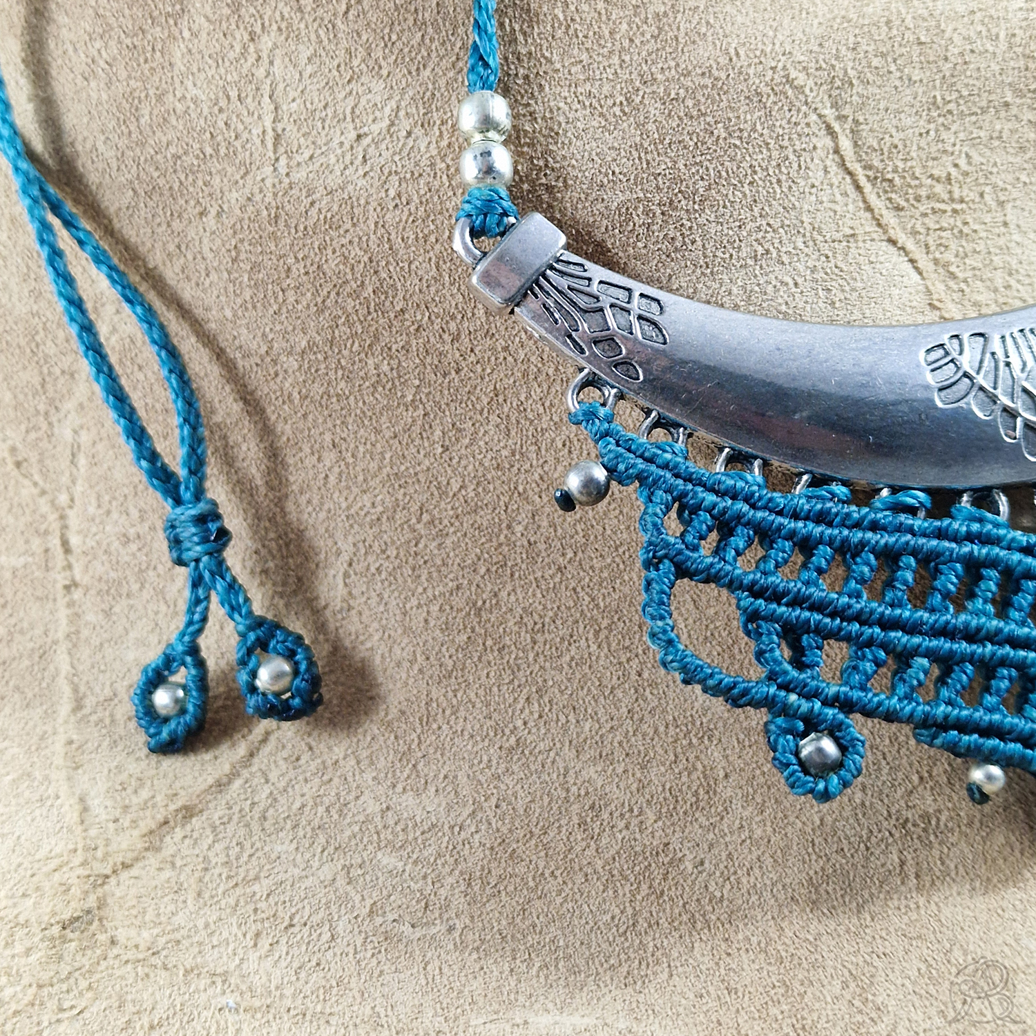Collier plastron macramé bleu canard – Image 4