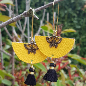 Boucles d'oreille cuir jaune papillon