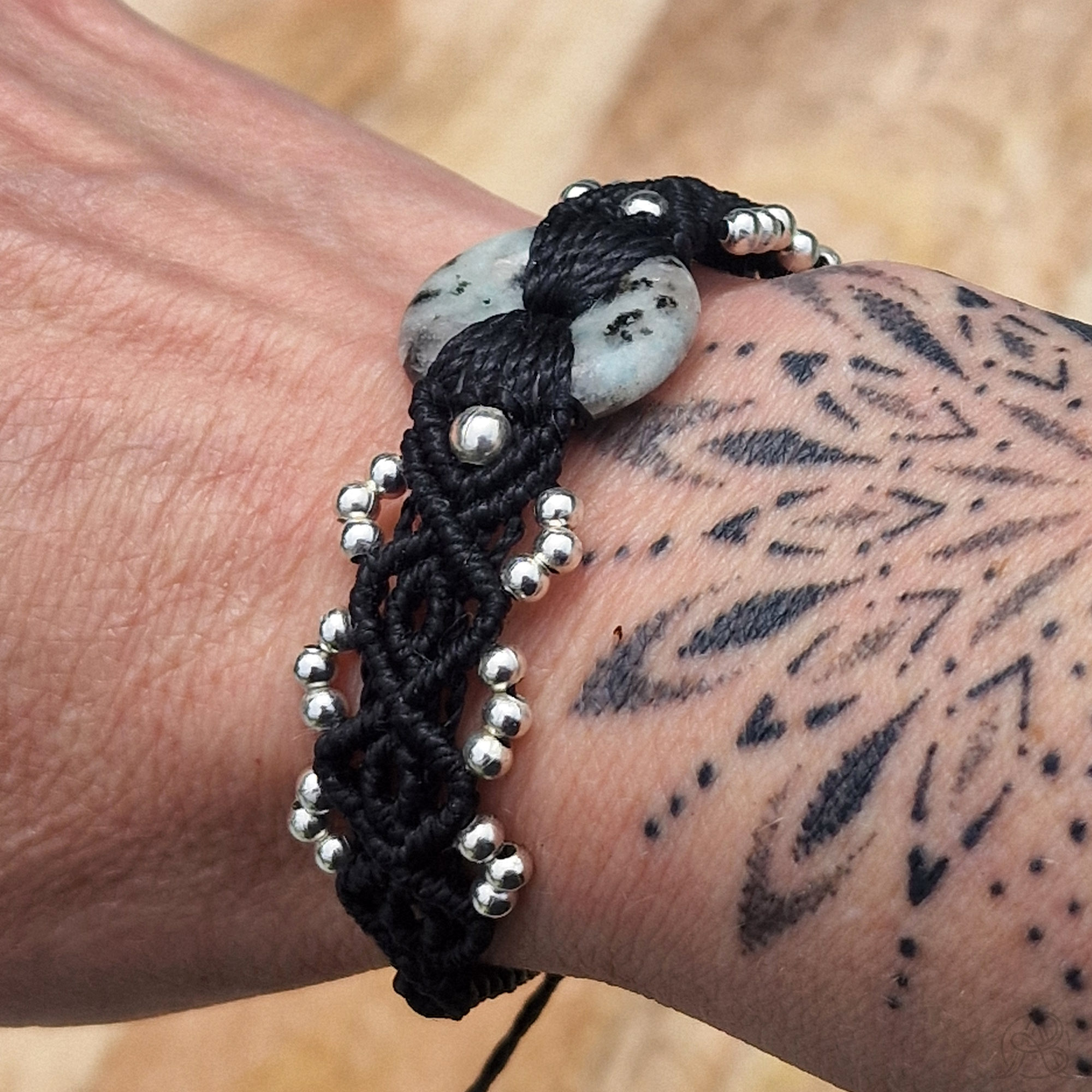 Bracelet micro-macramé Pierre de lune – Image 2