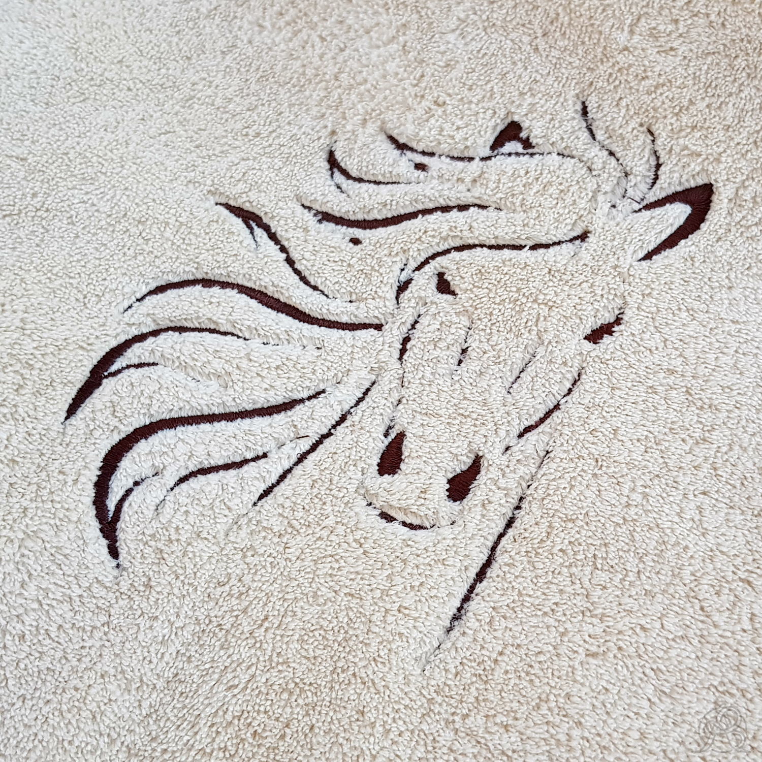 Broderie tête de cheval face