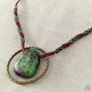 Collier Rubis zoïsite dans anneau