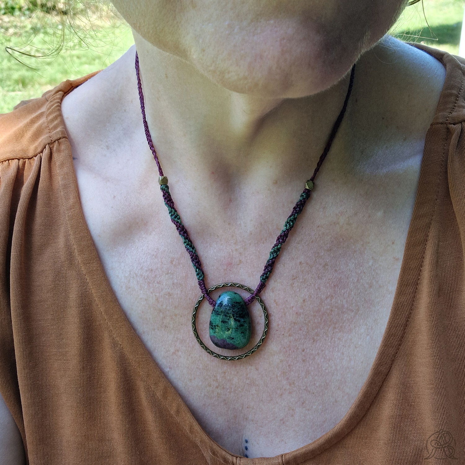 Collier Rubis zoïsite dans anneau – Image 5