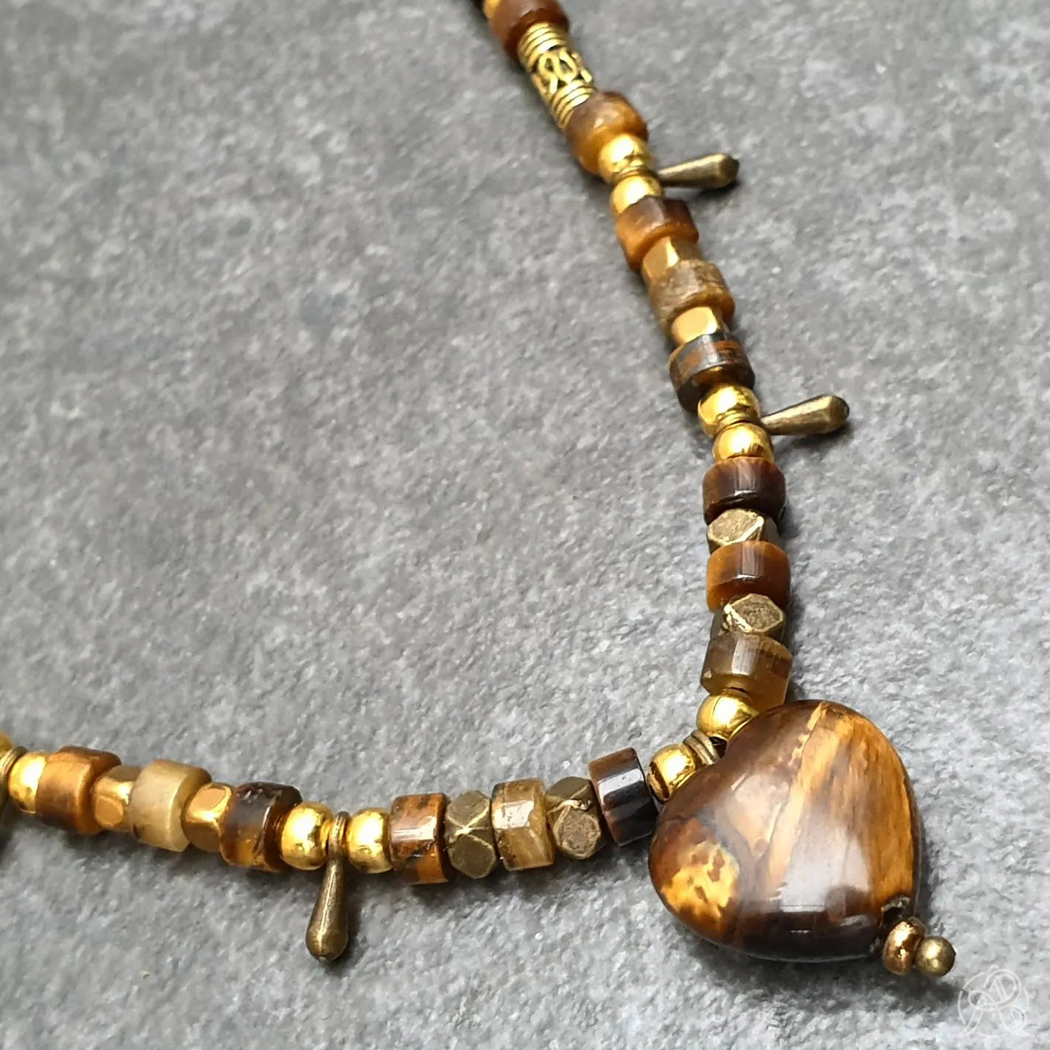 Collier Œil de tigre cœur – Image 2