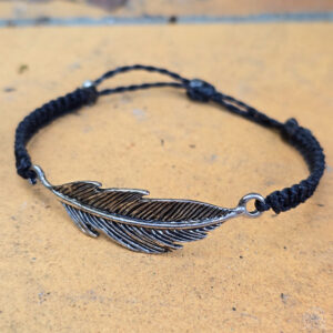 Bracelet micro-macramé plume