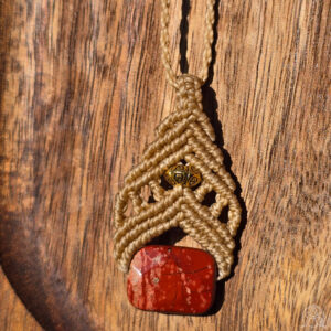 Pendentif jaspe rouge fil beige sable clair