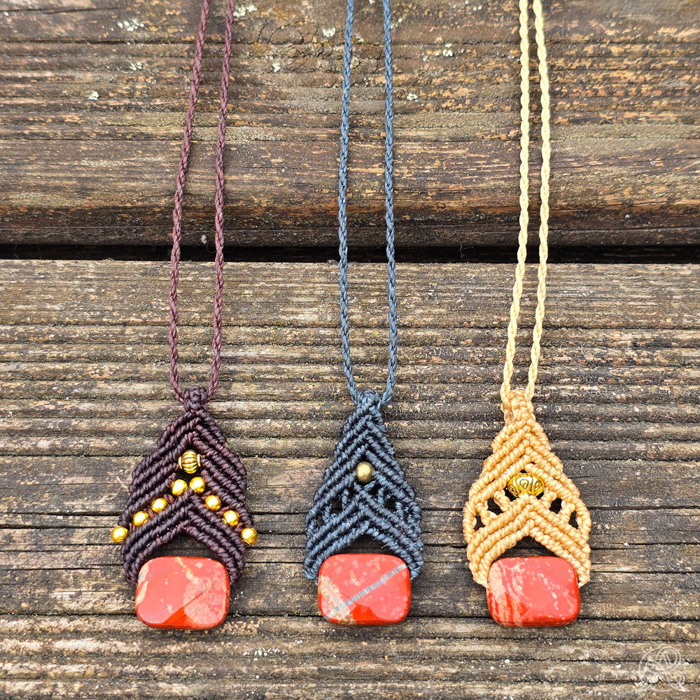 Pendentif jaspe rouge fil beige sable clair – Image 3